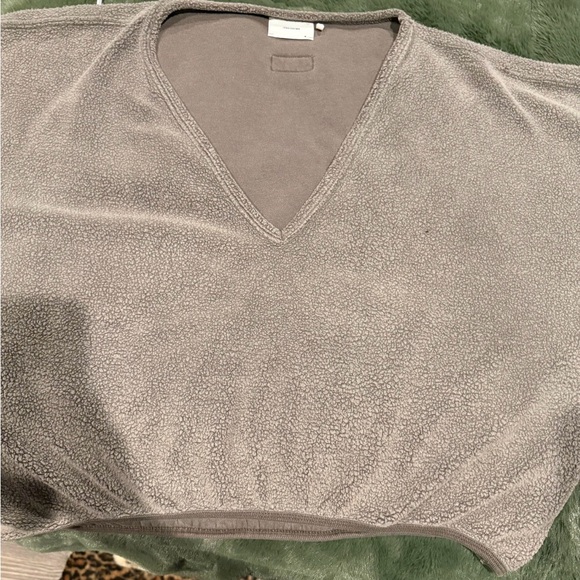 Joah Brown Sherpa V-Neck Pullover - Picture 14 of 15